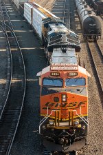 BNSF 3884